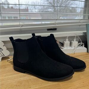 Time and Tru Black Memory Foam Shoes